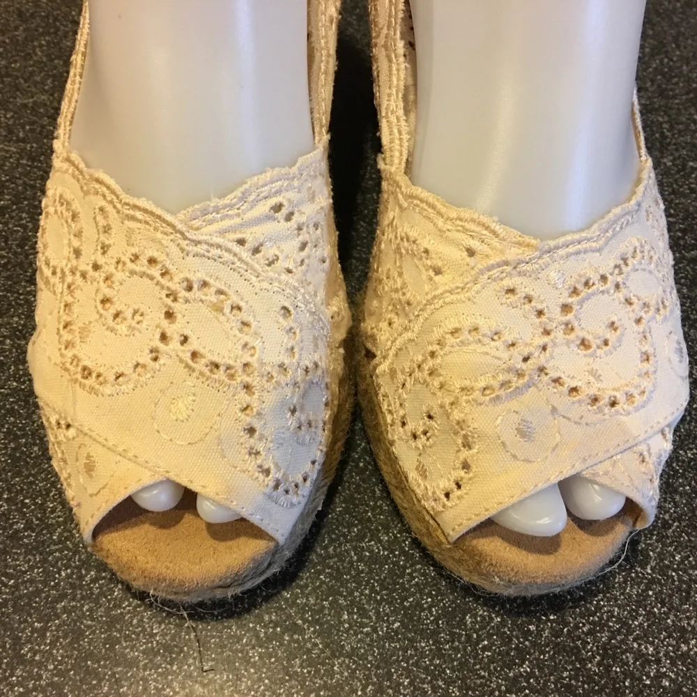 White Mountain | Beige Espadrille Wedges